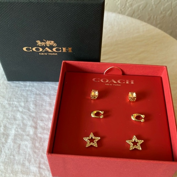 Coach: 2022 Earring (CF985) Set- Gold Tone - Picture 9 of 12